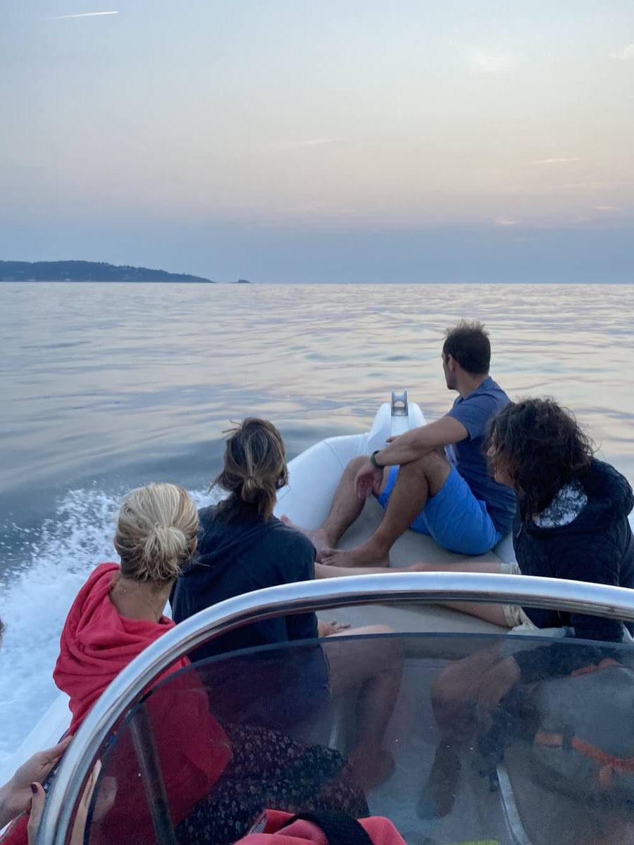 Retour au coucher de soleil – excursion bateau Biarritz